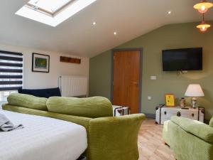 Tiberius Claudius Augustus Suite - Uk43559