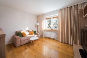 TOP Spot Warszawa Centrum Apartment by BookingHost