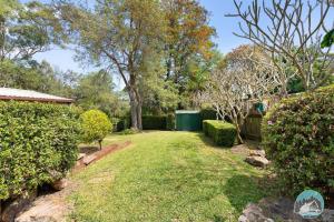 Modern House with Spacious Backyard in Telopea