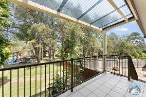 Modern House with Spacious Backyard in Telopea