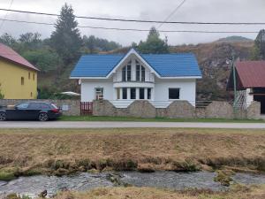 3izbový rodinný dom s krbom