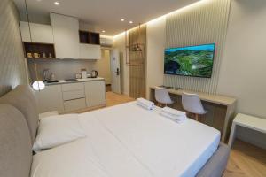 2 Steps from city center apt 3 3