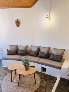 COZY VILLAGE HOUSE ΑΓΙΟΣ ΛΑΥΡΕΝΤΙΟΣ ΠΗΛΙΟΥ