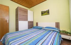 1 Bedroom Awesome Apartment In Dinjiska