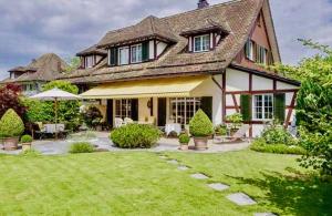 Luxusvilla nahe Zürichsee