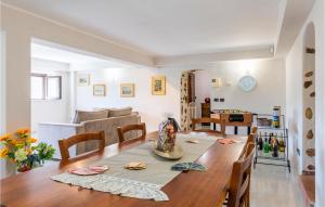 Cozy Apartment In Loc Fontanelle