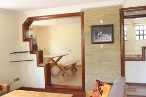 Eshborns House - Near Jomo Kenyatta International Airport and SGR with shuttle services at an extra fee