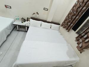 Treebo yatri grah kshipra T hotel