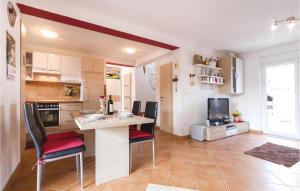 3 Bedroom Beautiful Home In Betiga 