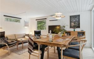 Cozy Home In Hadsund With Kitchen