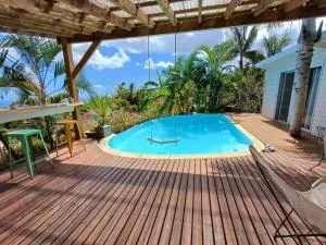 Grande villa dans l'ouest - belle vue mer - piscine - jacuzzi - 4 chambres - jardin - Saint-Gilles-les Hauts