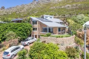 Multi-Level Mountain Side Home In Lakeside - Westlake