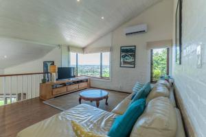 3BR Lakeside Home Mountains & Beach Nearby