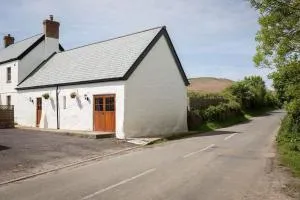 Broadway Farm Holiday Barn with hot tub - Llanmadoc