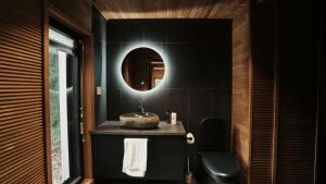 Sky Lodging - sleeping under the stars - private cottage