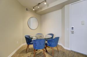 Zircon Zen - Quiet retreat 2BR Pool, Jacuzzi Marina