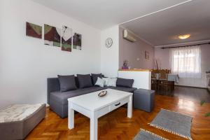 Shabby Chic Apartment DiSente nr1 close to Krk centre
