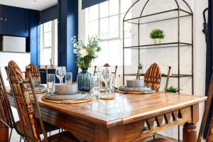 Two-bedroom Apartment Short Term Rental & Flexible Renting Hackney with Free WiFi and Roof Terrace!