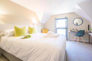 Standard King Room room in Atlantic House Polzeath