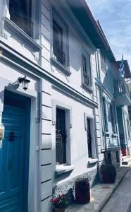 ΚΥΑΝΟΝ παραδοσιακή μονοκατοικία στην Φλώρινα - 尼姆法奥