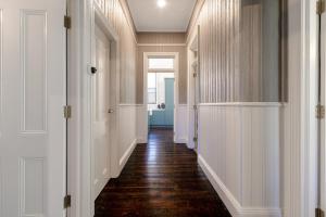 Coryong - A grand residence, 500m from Leura mall