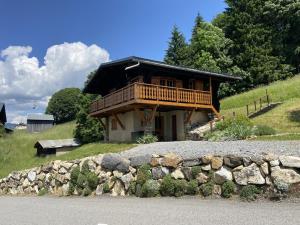 Chalets Chalet cosy a Crest-Voland – 6 personnes, cuisine equipee, salon TV, proche pistes et nature - FR-1-733-154 : photos des chambres