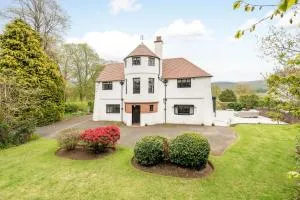 Unique Arts & Crafts Home in Auchterarder - Braco