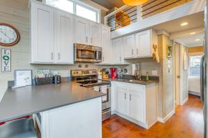 Tiny Home in Flat Rock Easy Access to I-26!