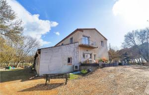 Amazing Apartment In Narbonne With Wifi