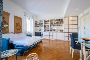 Vatican Museum apartment by Varental