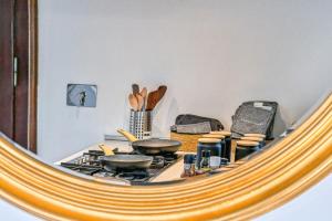 Skylife Art Gallery Loft - Riverfront Art Sanctuary