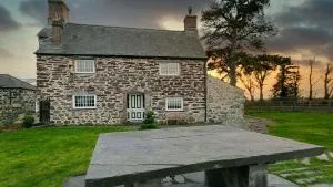 Tal y Bont Farm - Llanllechid