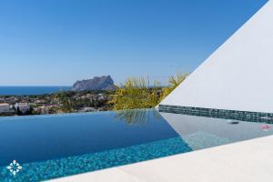 Villa Roca Blanca by Abahana Luxe