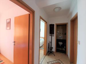 Apartment Tihana with a Partial Sea View 