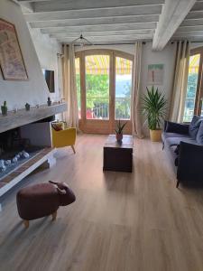 Appartements T3, 6 couchages 60m2 piscine, tennis vue sur lac : photos des chambres