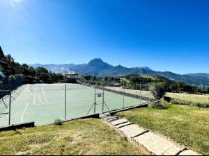 Appartements T3, 6 couchages 60m2 piscine, tennis vue sur lac : photos des chambres
