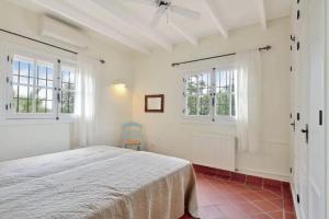 Villa-Atreju-fuer-bis-zu-10-Personen-mit-Pool-Gaestehaus-Top-Ausstattung