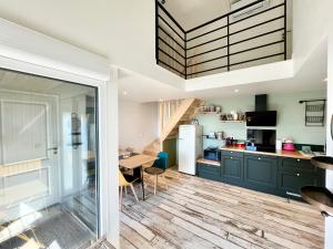 LEscapade - PARIS 20 min - DISNEY 25 min - GARE 3 min à pied - PARKING - Confortable & Moderne - Free WIFI