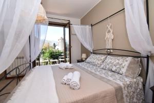 Casa Carini - Villa Vacanze sul Mare con piscina idromassaggio