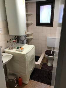 Family escape apartment free parking