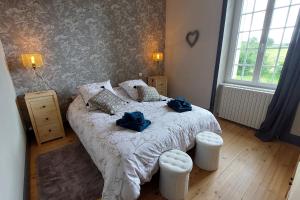Maisons de vacances Gite d-exception avec piscine chauffee pour 12 personnes - Cantal : photos des chambres