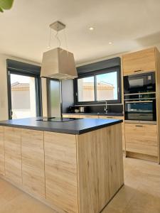 Lecrin dAndréa - à 20min de la mer et 5min du centre, parking privé - By AURAconciergerie