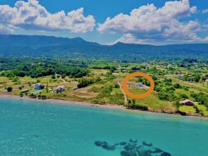 Danune Luxury Beachfront Villa with private pool by DadoVillas