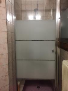 Sejours chez l'habitant Grande Chambre Climatisee 1 a 4 couchages : photos des chambres