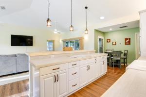 Pet-Friendly Fort Pierce Home with Screened Porch!