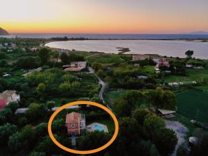 Beach Villa Simeoni with private pool by DadoVillas