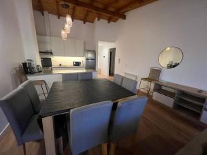 Moderno Departamento con vista al lago y montañas