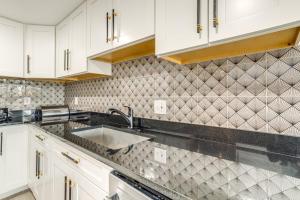 Family-Friendly Aurora Apt with Shared Patio!