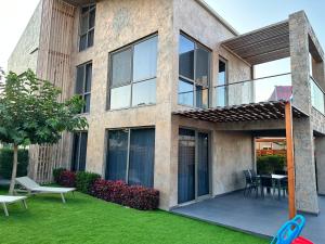 DrVillaSuits Casa Riva