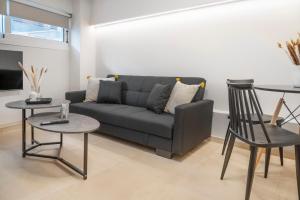 Oculus Kolonos Suites by Live&Travel